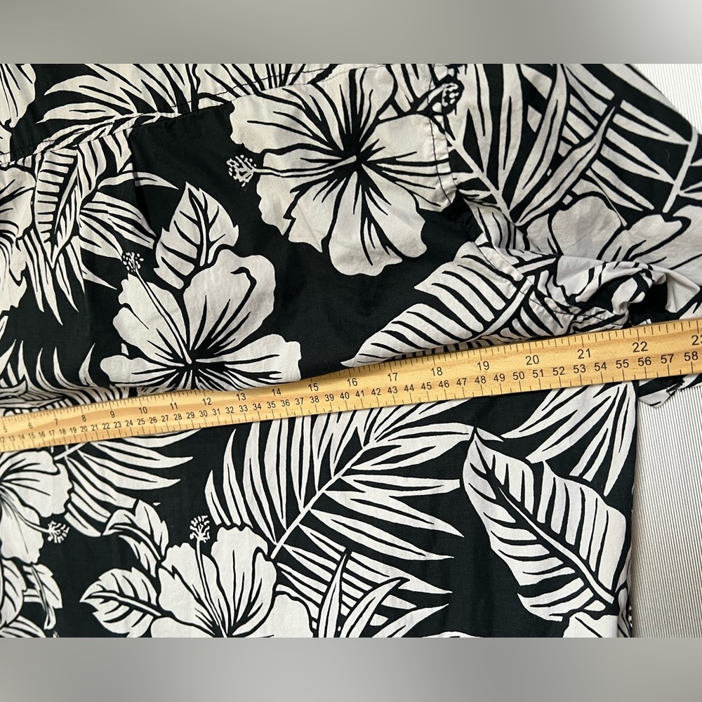 Chubbies Regular Fit Hawaiian Button Up Short Sle… - image 5